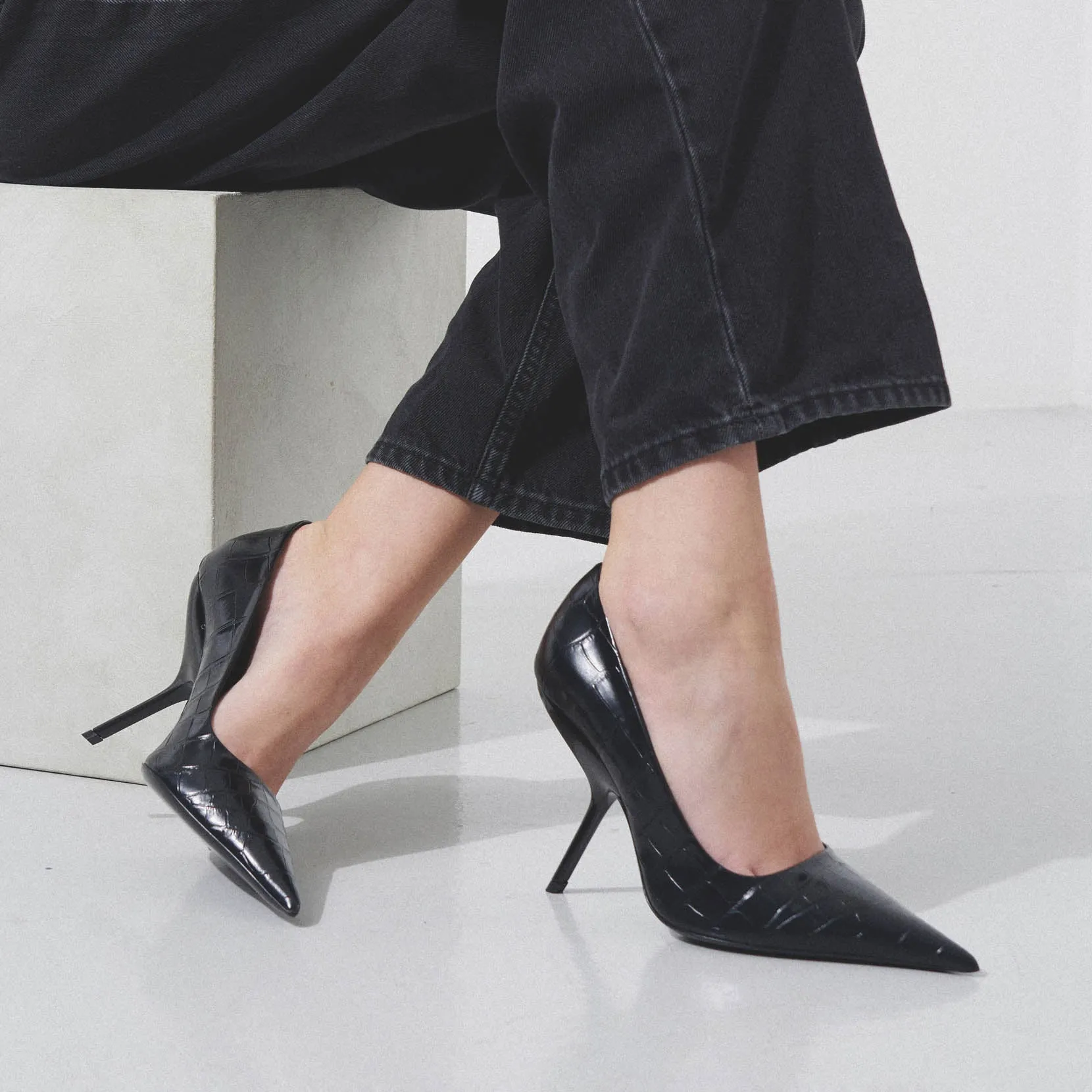 Eva X5 black pumps