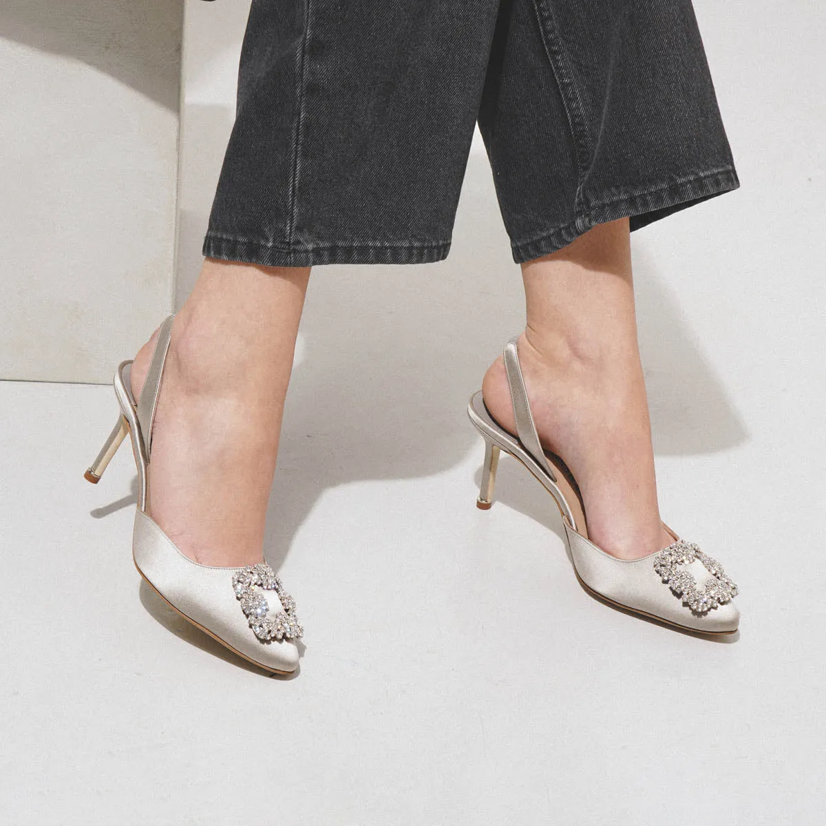 Hangisli 70 light grey satin slingback pumps