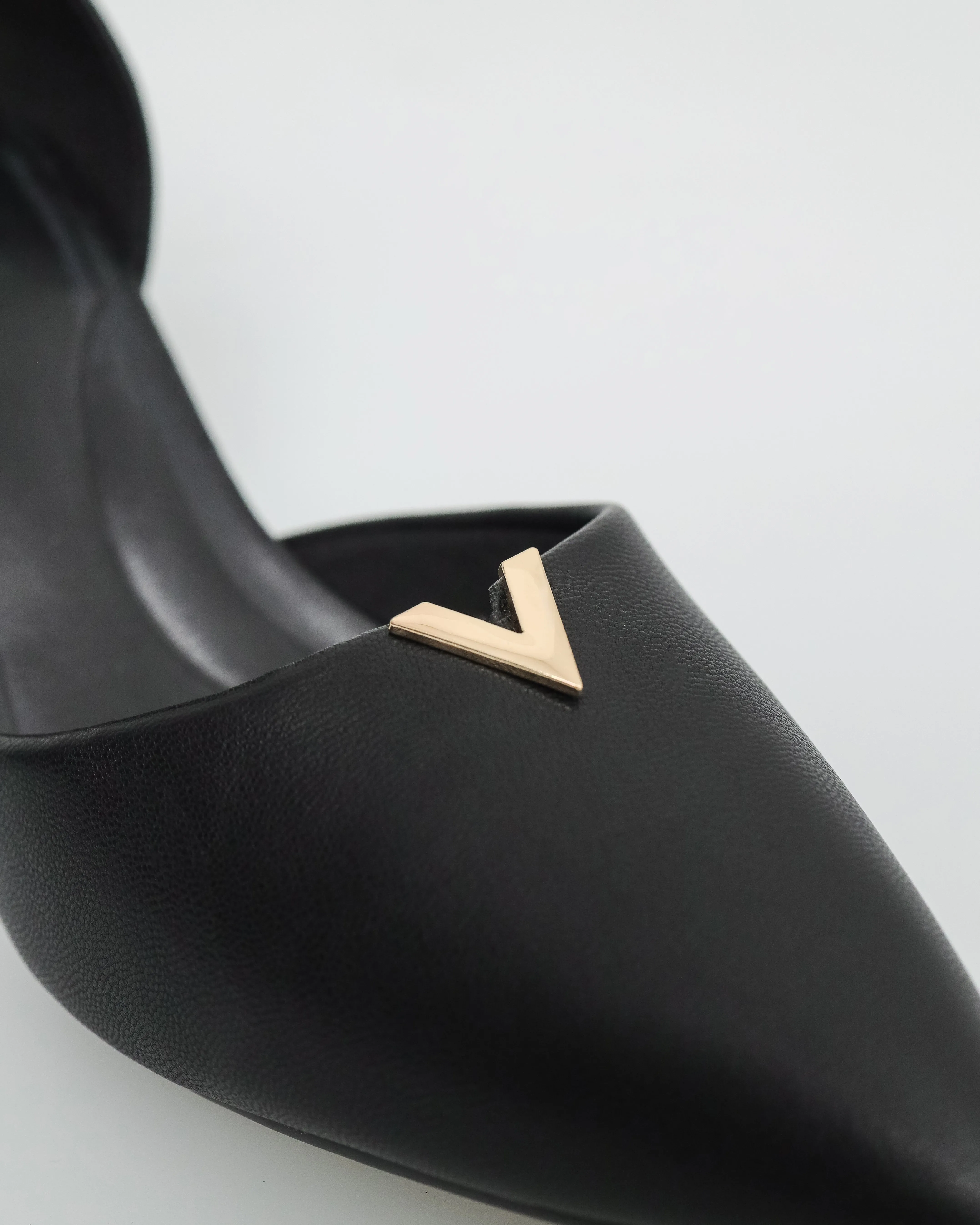 Tomaz NN272 Ladies Pointed Toe Ankle Strap Heels