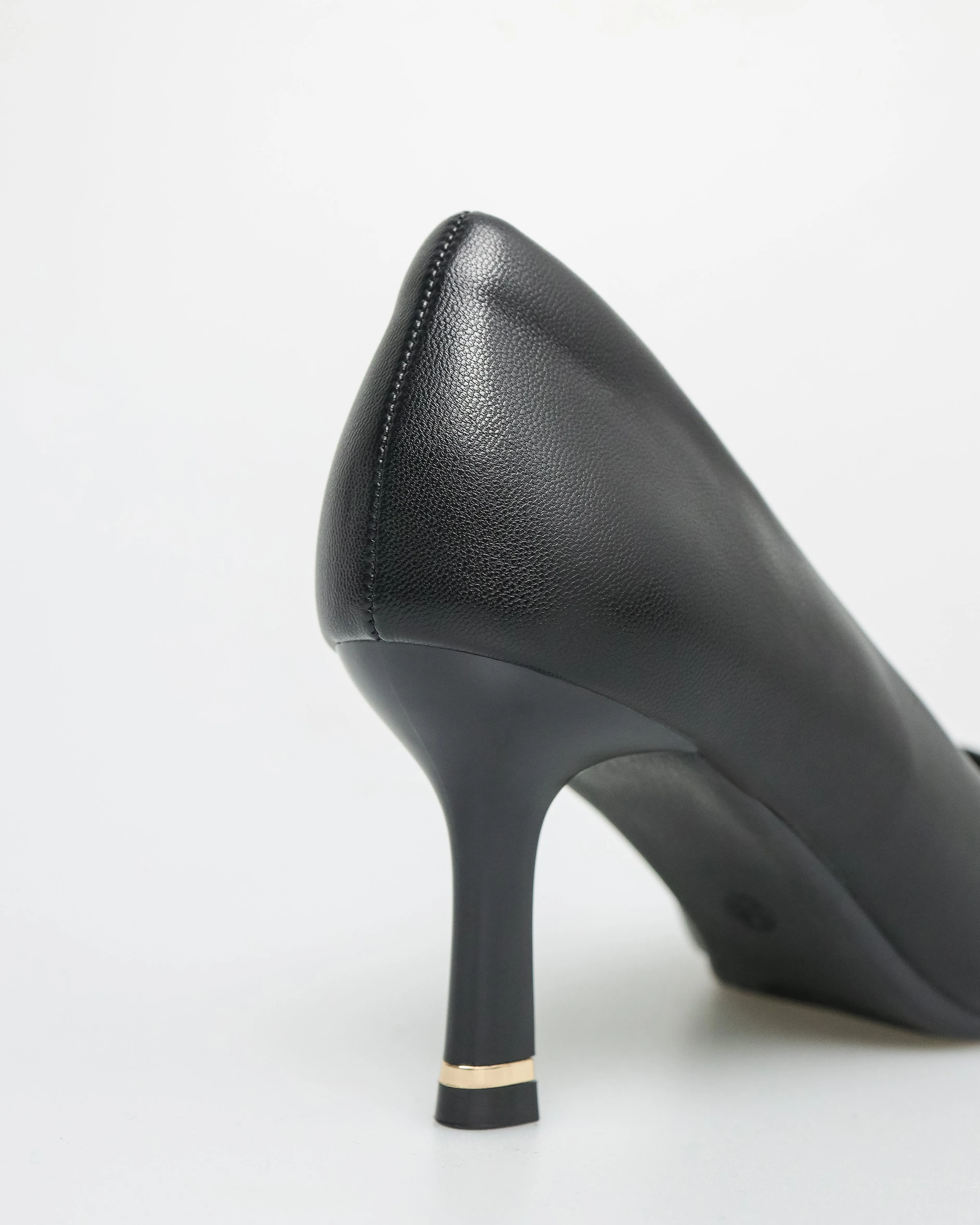 Tomaz NN314 Ladies Pointy Kitten Heels