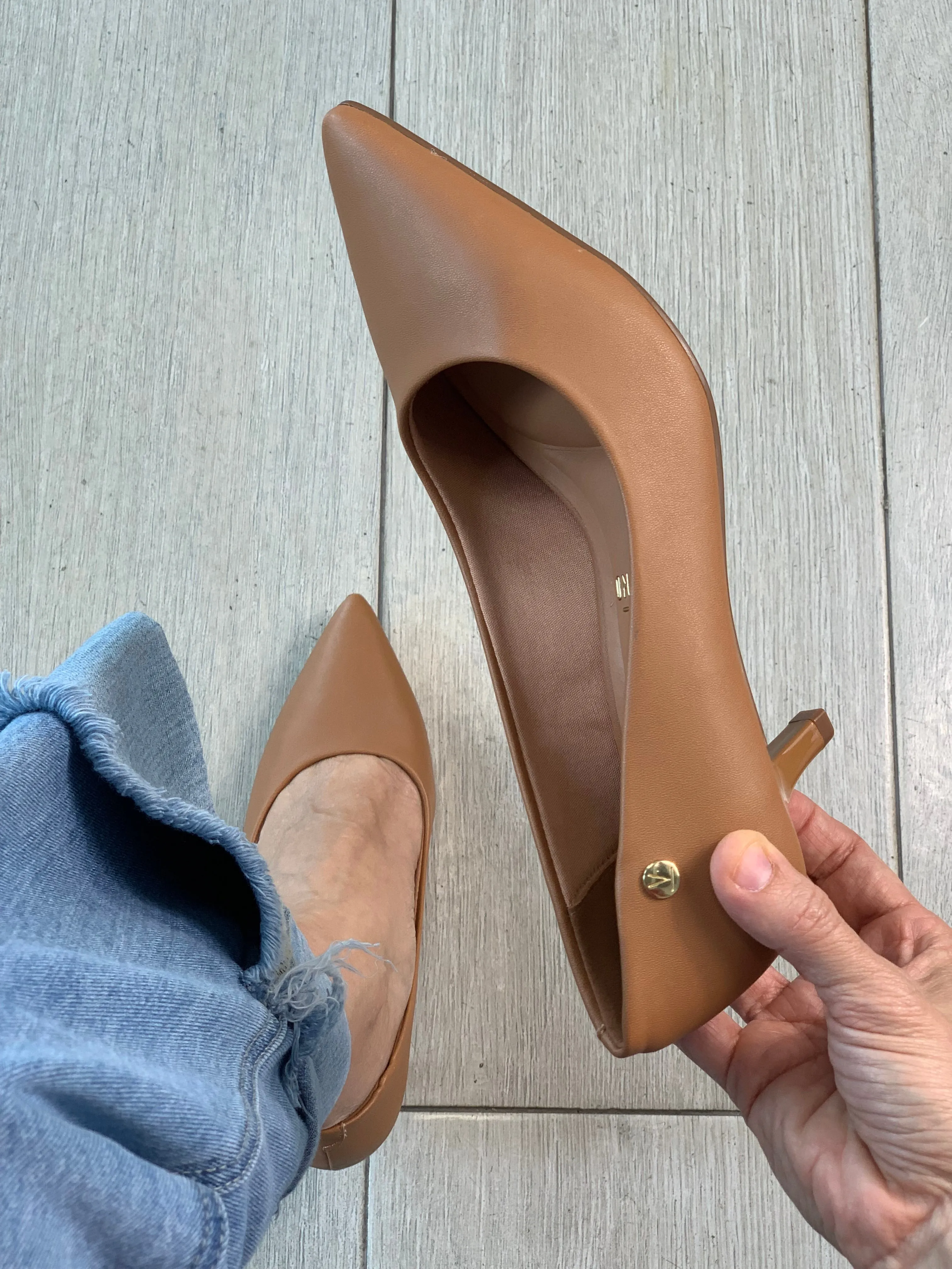 Vizzano 1" Camel Classic Kitten Heel